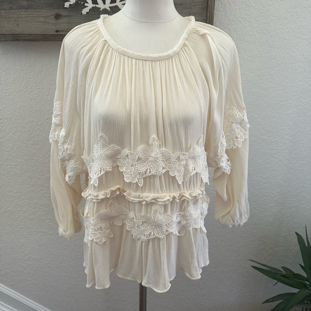 Anthropologie Eri + Ali Cream Lace Floral Appliqué Trim Blouse size M